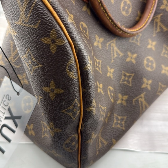 Louis Vuitton Speedy 30 Satchel with Iconic Monogram - Picture 13 of 13